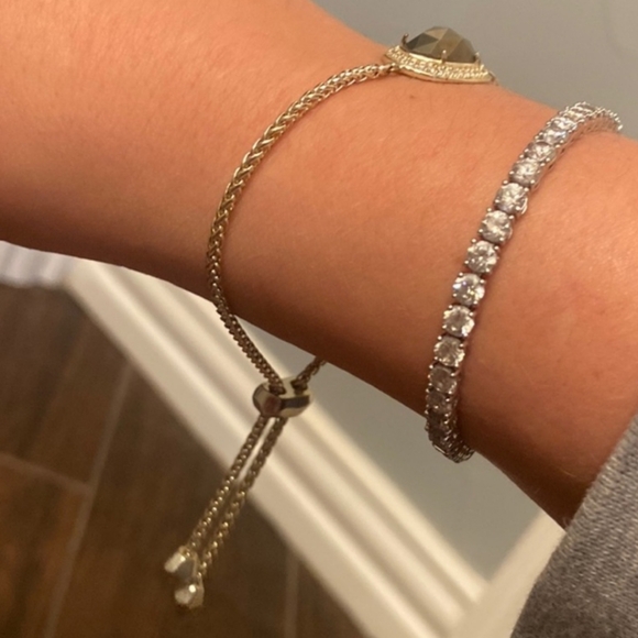 RARE Kendra Scott Gold Eve Bracelet Pyrite - Picture 2 of 13